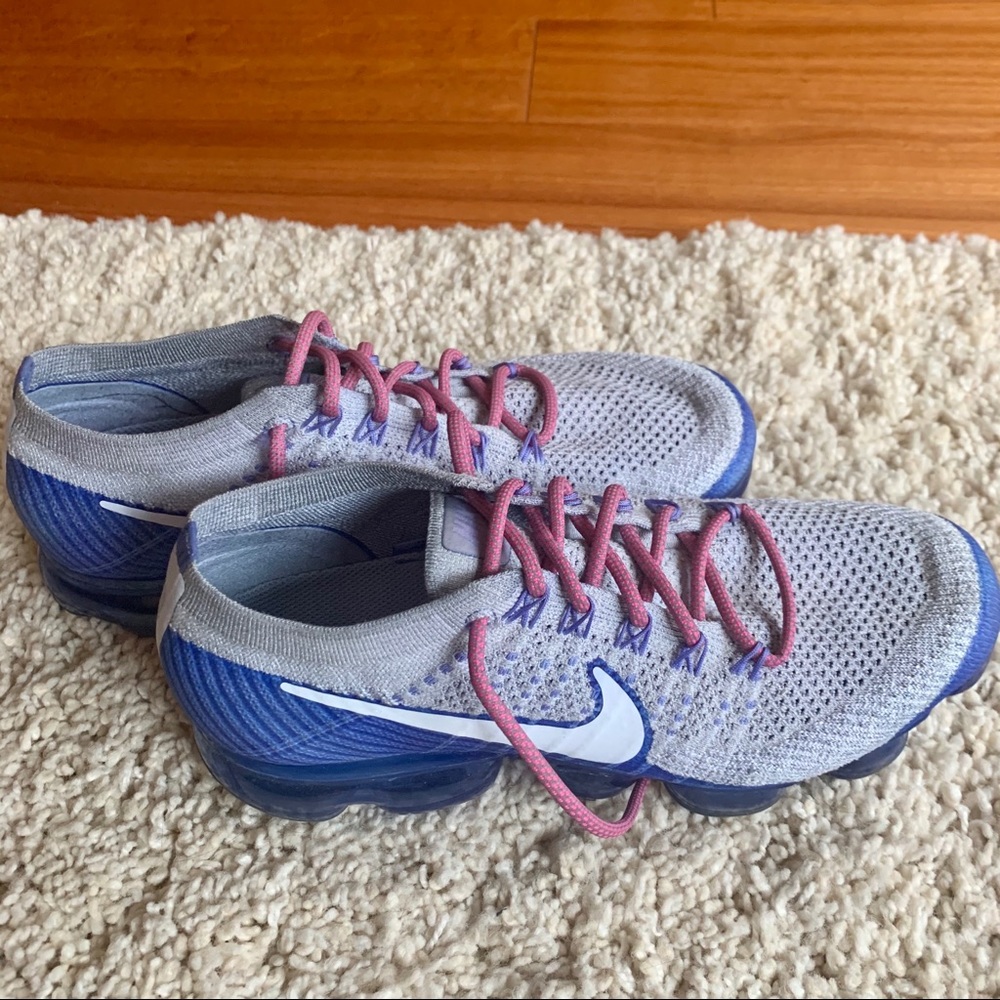 Nike Women’s Vapormax Sneaker - Size 9.5